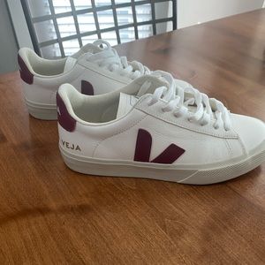 Veja Sneakers LIKE NEW